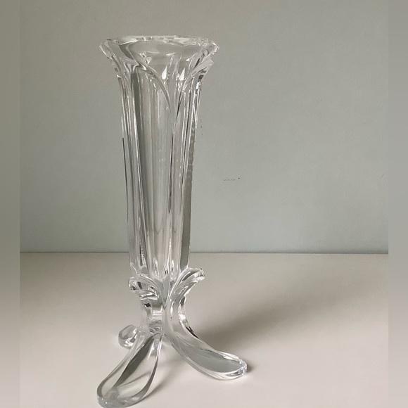 EUC Crystal 3 footed petal bud vase - Picture 6 of 11